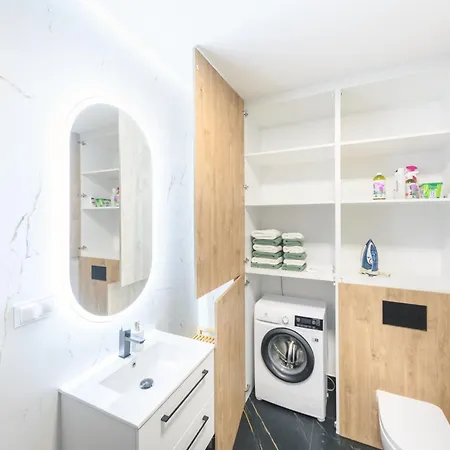 Apartament Z Balkonem Na Letniej
